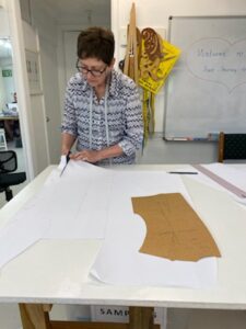 Robyn cutting